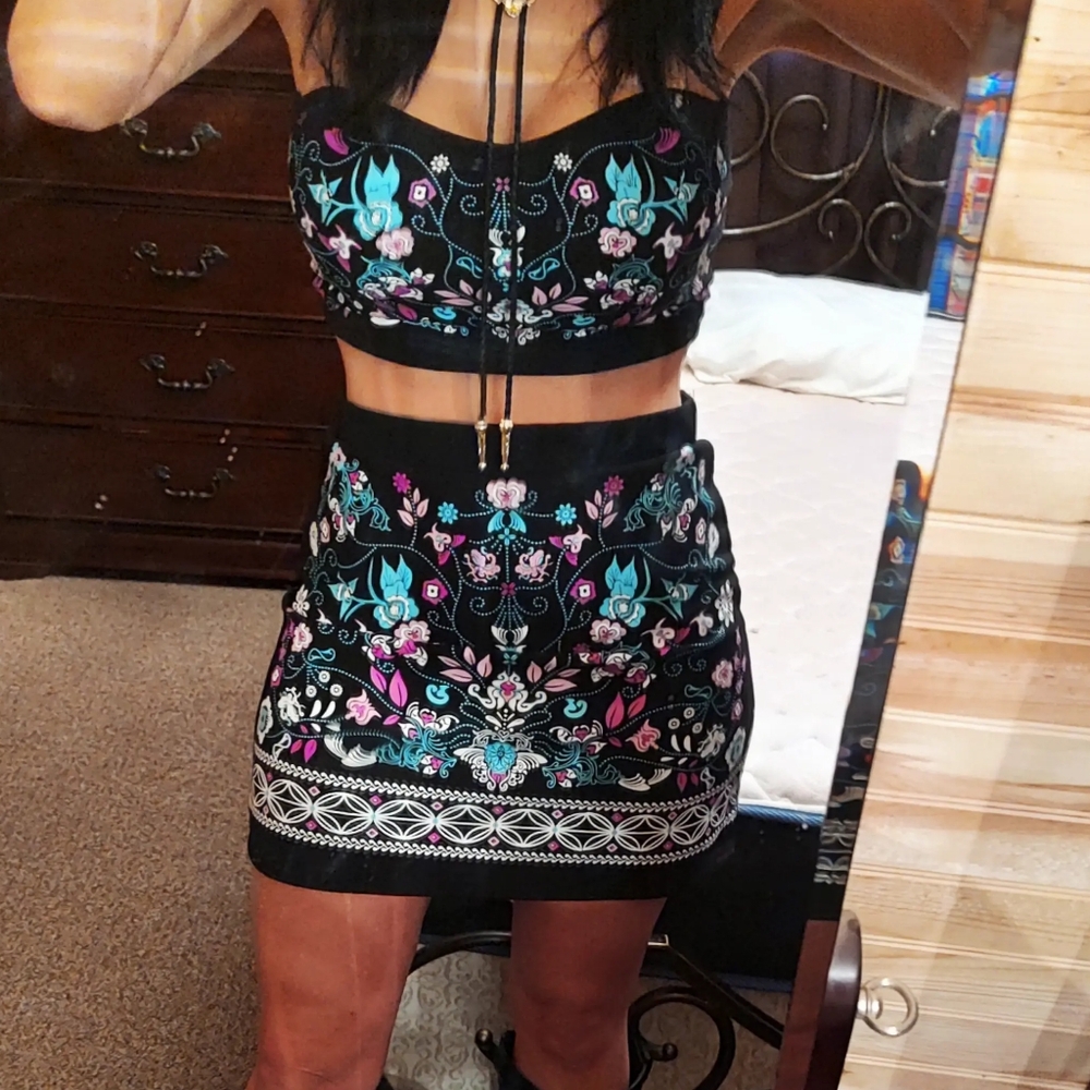 Women's floral skirt and crop top 2 piece set set